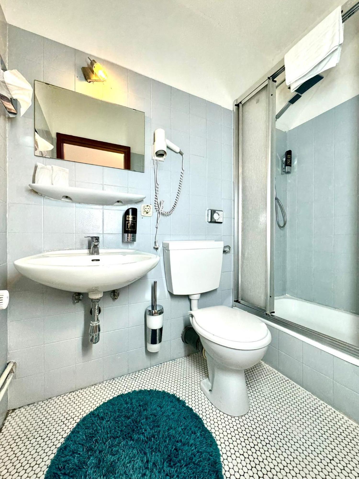 Hotel Zum Ruecking Northeim Esterno foto