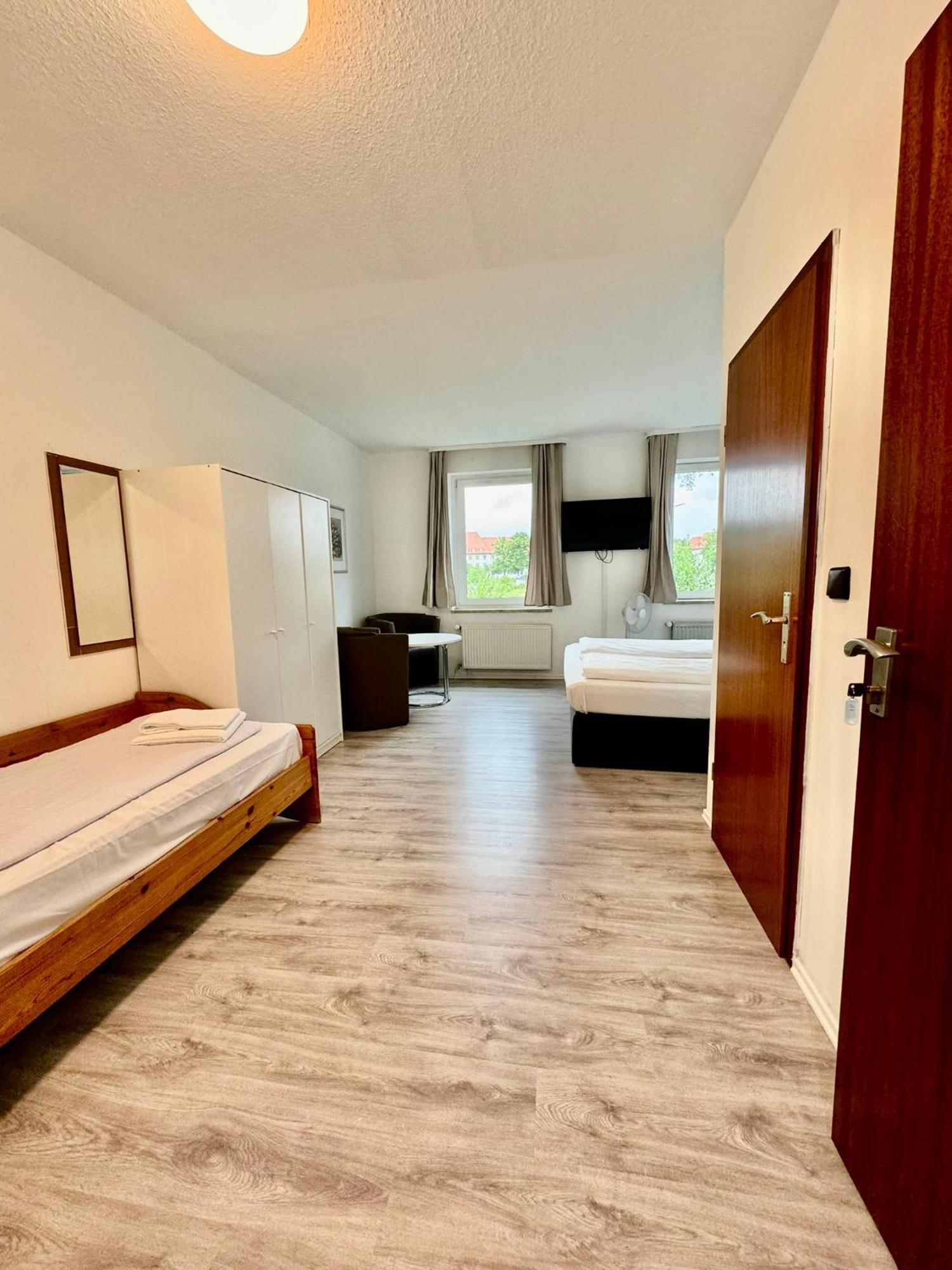 Hotel Zum Ruecking Northeim Esterno foto