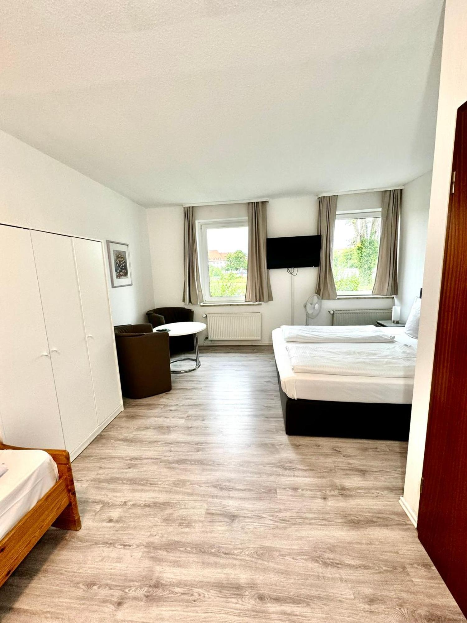 Hotel Zum Ruecking Northeim Esterno foto