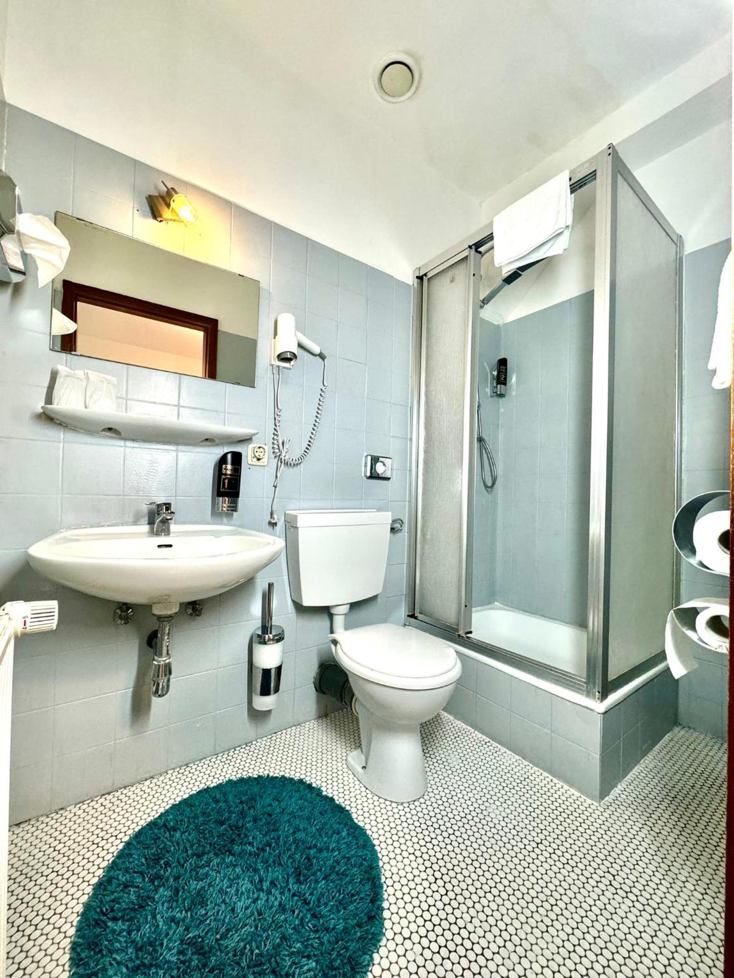 Hotel Zum Ruecking Northeim Esterno foto