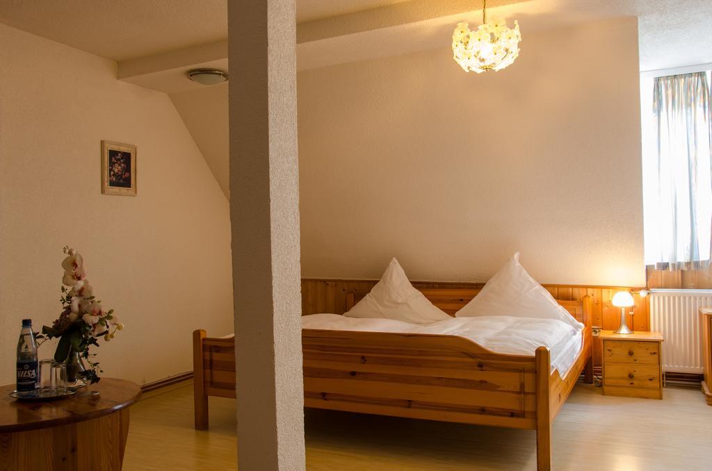 Hotel Zum Ruecking Northeim Esterno foto